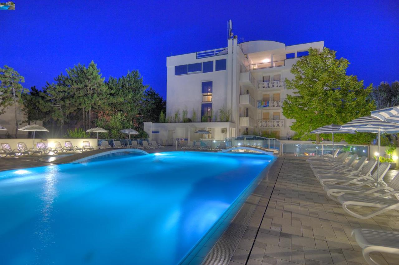 Hotel Firenze Bibione Exterior foto